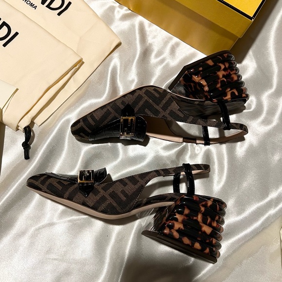 ❌ SOLD ❌ Fendi Jacquard Calfskin FF Tortoise Slingback Size 36.5 - Picture 4 of 13